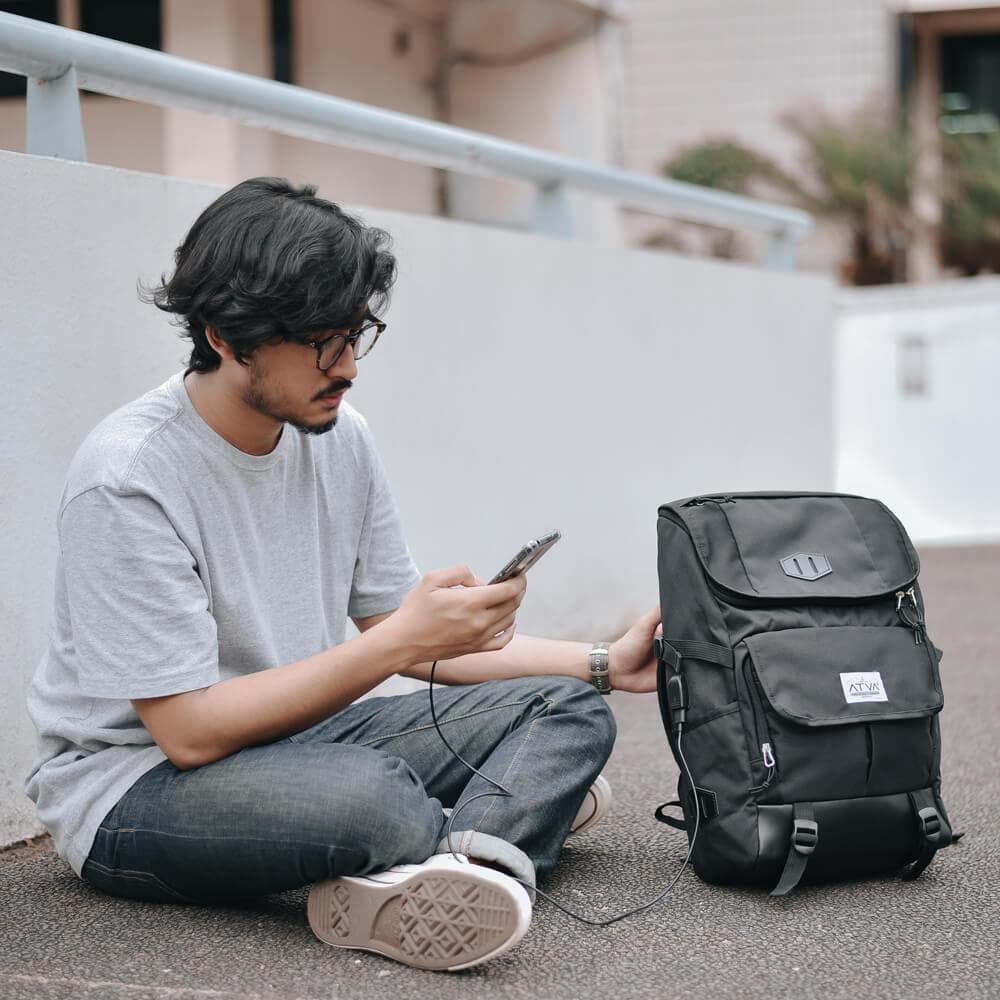 Tas Ransel / Tas Kerja Pria USB Connector - AGLRD 01